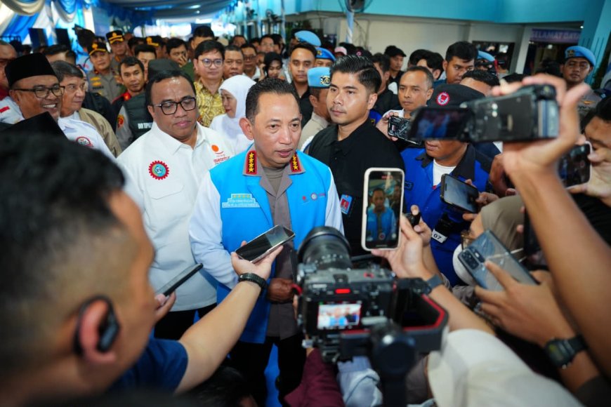Kapolri Dorong Buruh - Pengusaha Terus Dialog : Kesejahteraan Pekerja dan Dunia Usaha Kepentingan Bersama